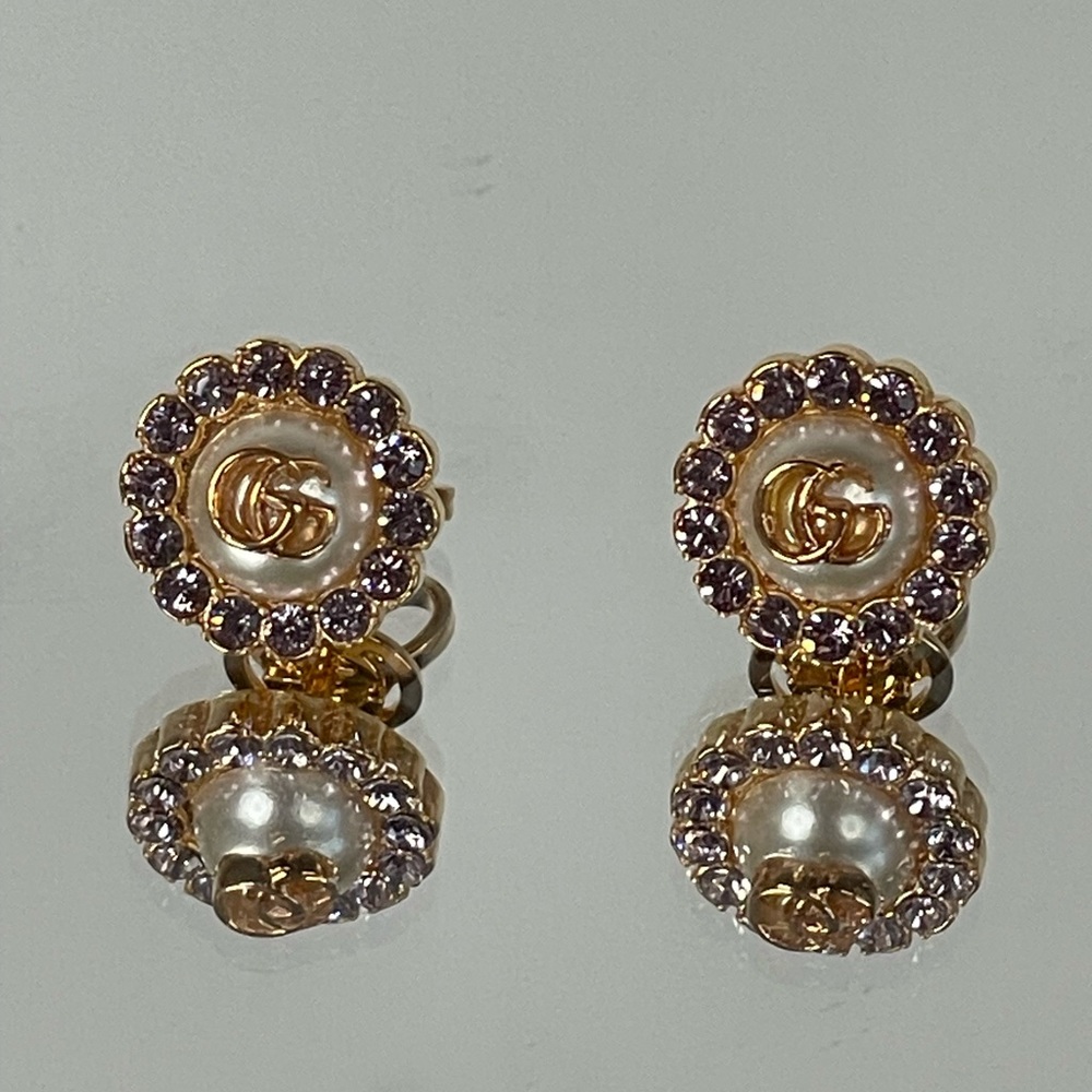 GUCCI GG Pearl Rhinestone Gold Tone Pierced Earrings
